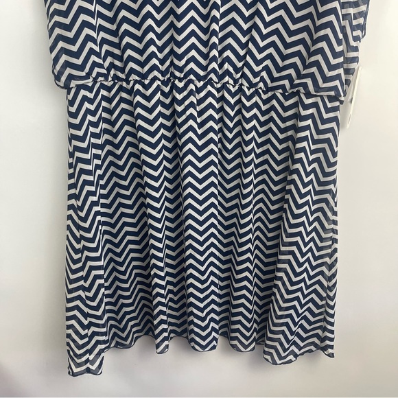 Tacera Chiffon Chevron Dress Size 3X - Picture 3 of 6